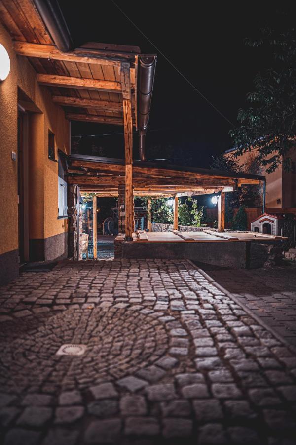 Penzion Hurikan 63 Havlíčkŭv Brod Buitenkant foto