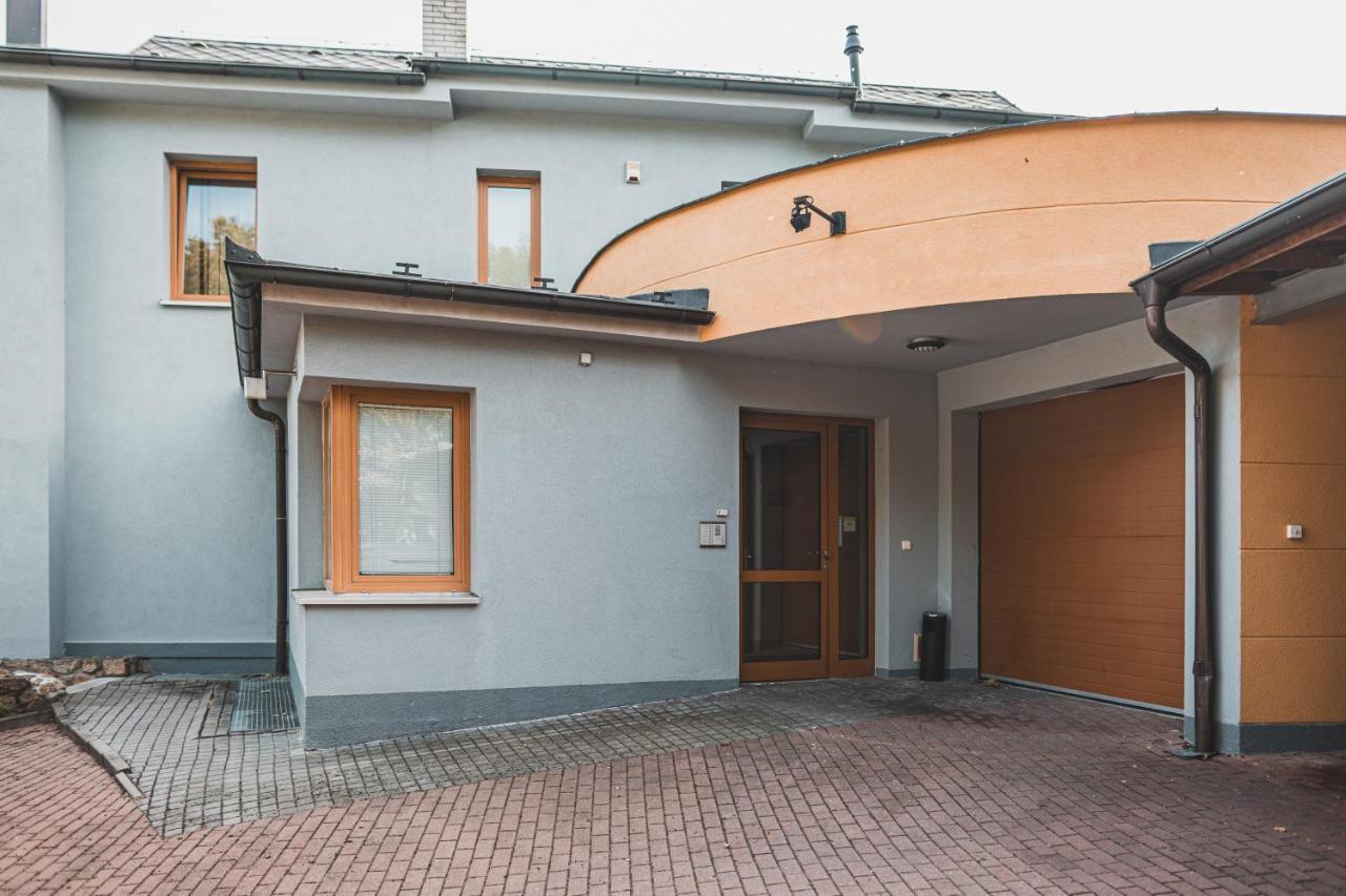 Penzion Hurikan 63 Havlíčkŭv Brod Buitenkant foto