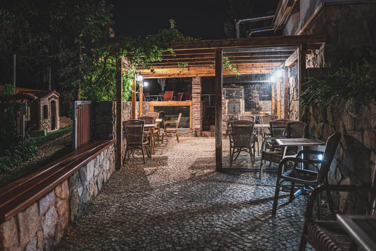 Penzion Hurikan 63 Havlíčkŭv Brod Buitenkant foto